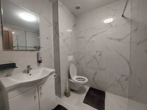 Izdavanje, dvosoban stan, 70m², Radanovići, Kotor - image 2