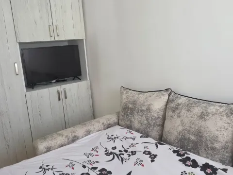 Izdavanje, dvosoban stan, 70m², Topla, Herceg Novi - image 5