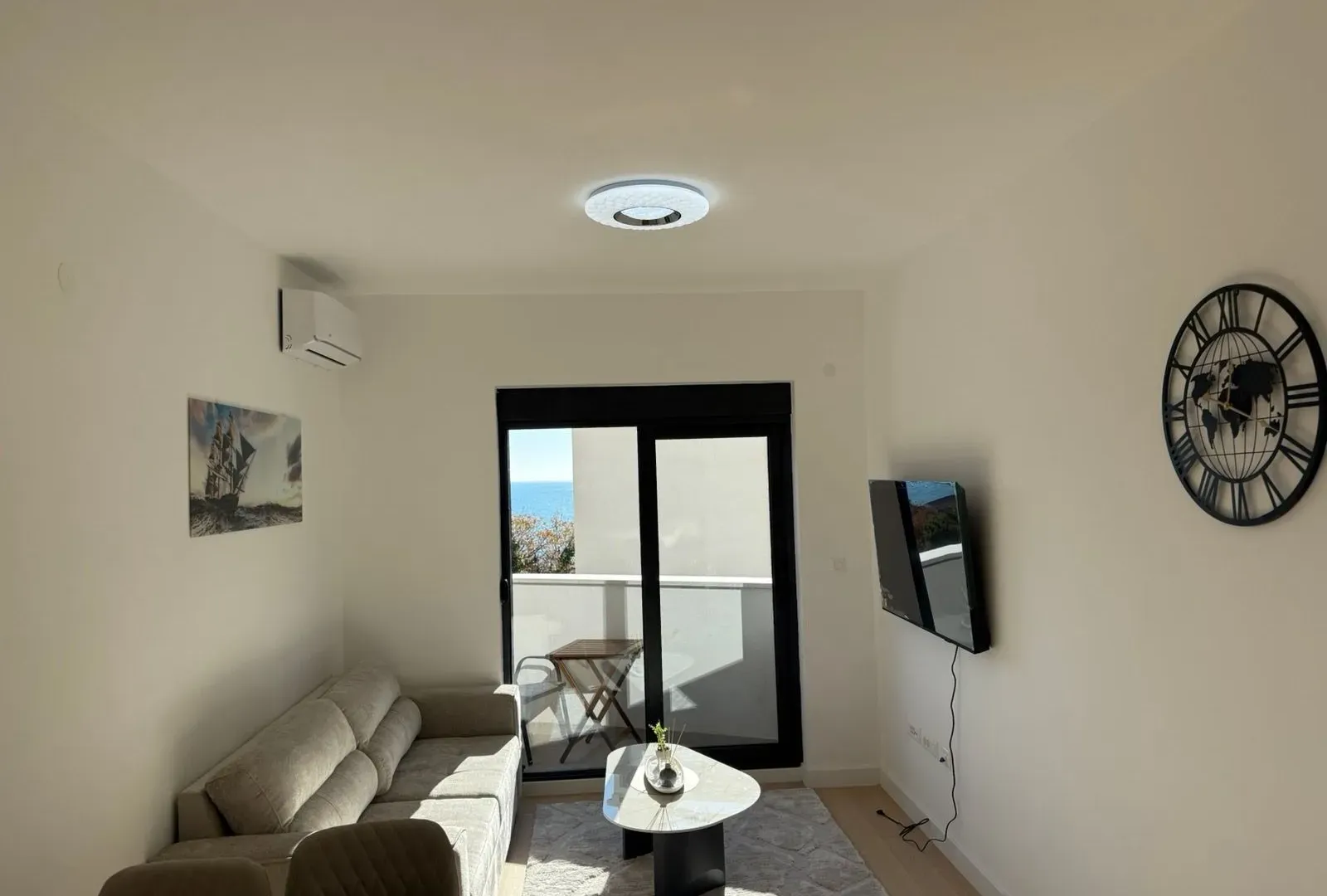 Rent, one bedroom apartment, 40m², Bečići, Budva