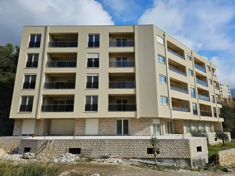 Sale, three bedroom apartment, 150m², Bečići, Budva - image 4