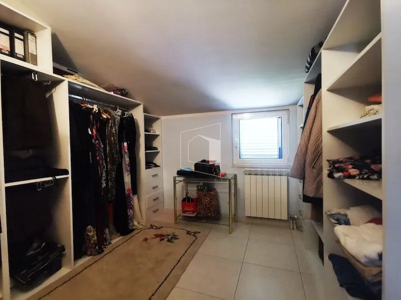 Sale, house, 200m², Donja Gorica, Podgorica