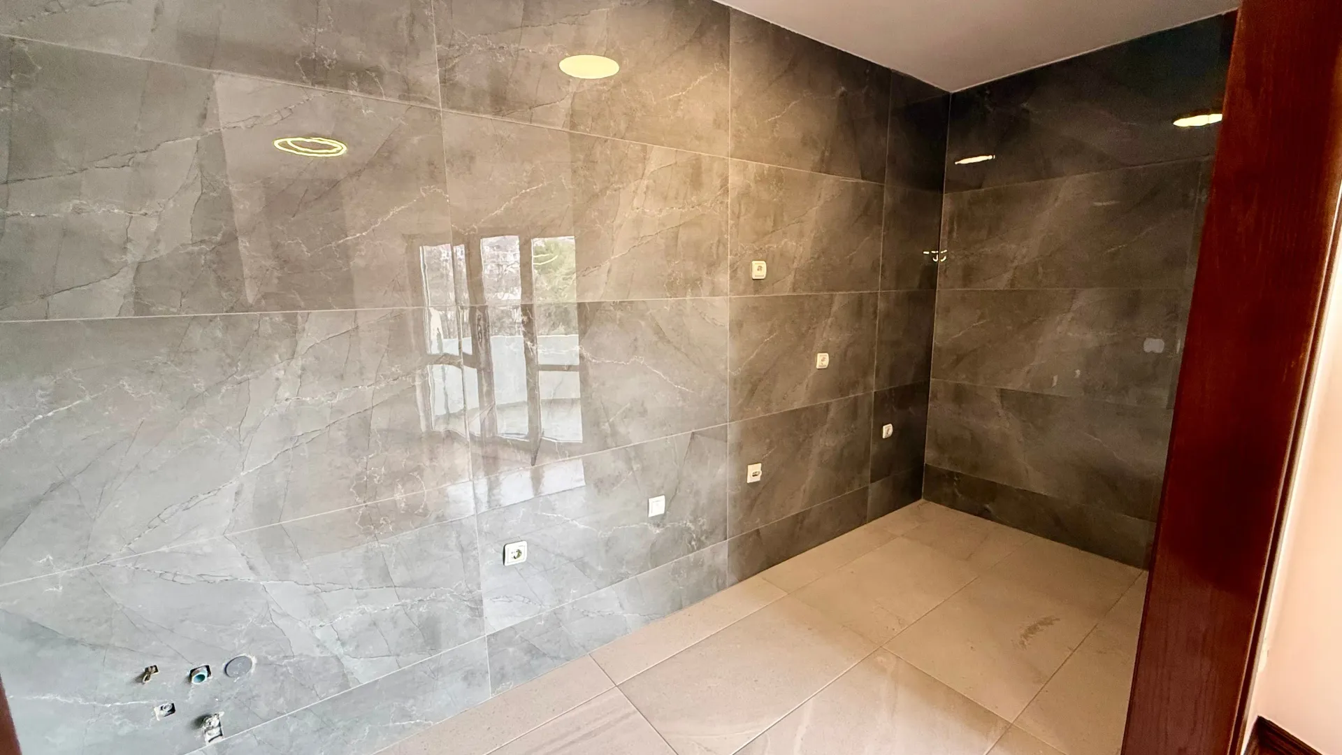 Prodaja, dvosoban stan, 90m², Preko Morače, Podgorica