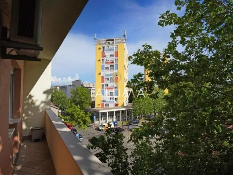 Izdavanje, dvosoban stan, 58m², Centar, Podgorica - image 10