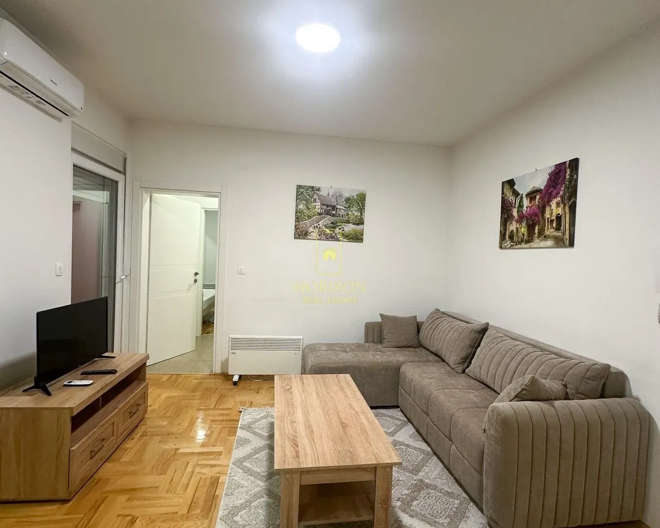 Izdavanje, dvosoban stan, 56m², Stari Aerodrom, Podgorica