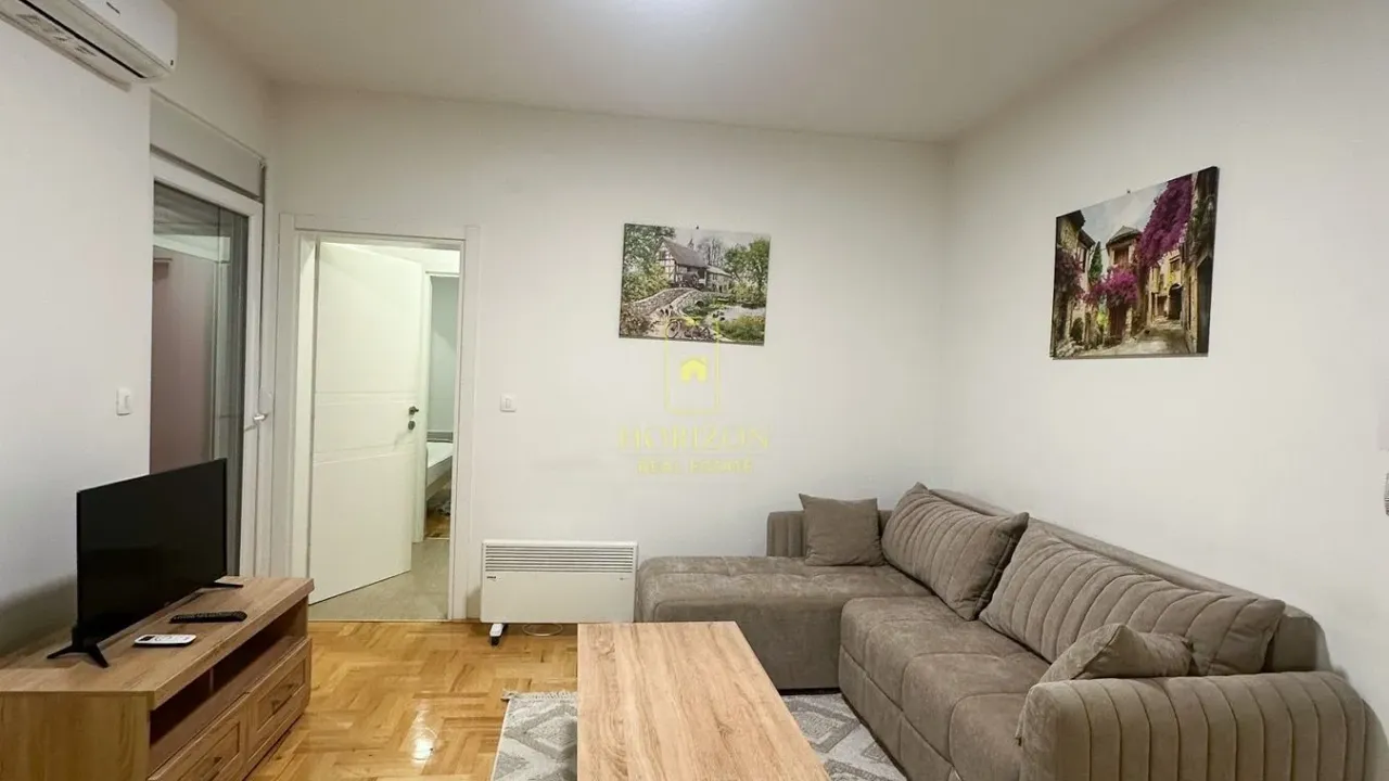 Izdavanje, dvosoban stan, 56m², Stari Aerodrom, Podgorica