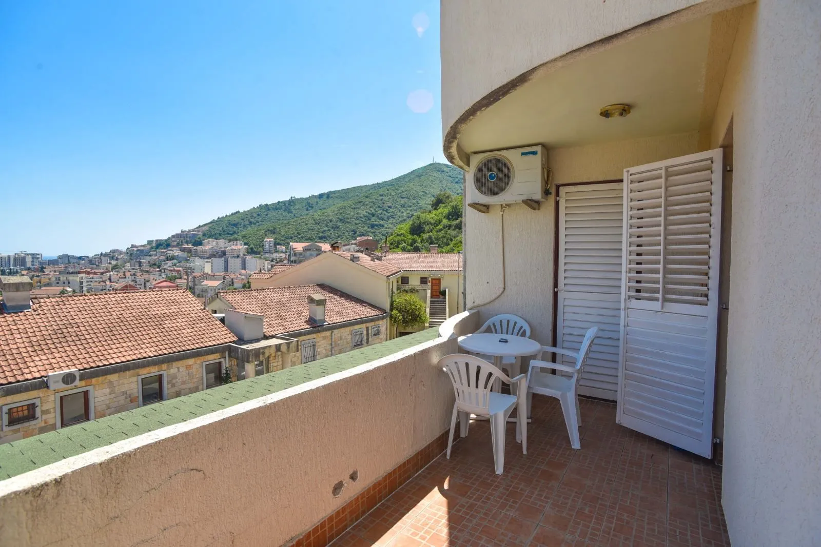 Izdavanje, stan, 93m², Budva, Crna Gora