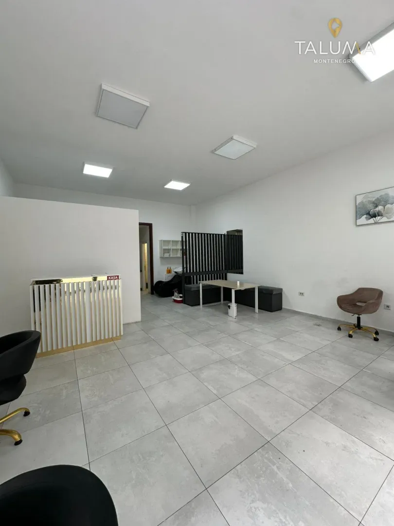Rent, office space, 53m², City Kvart, Podgorica