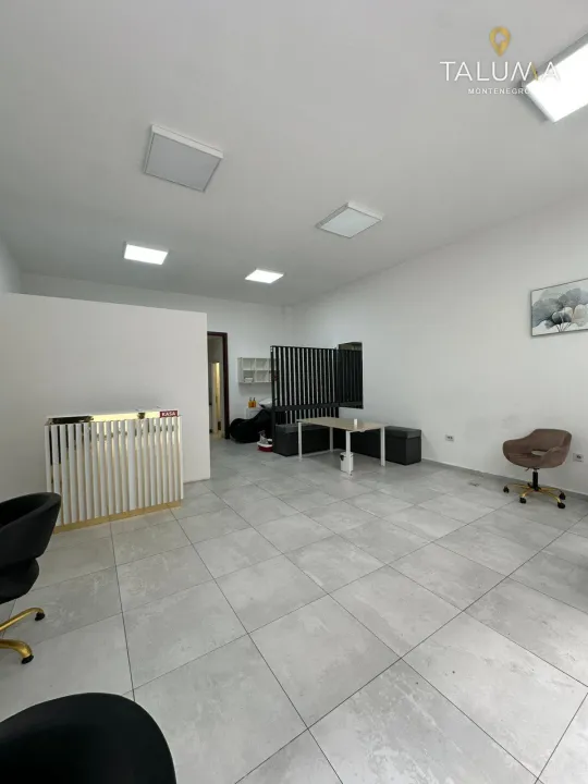 Izdavanje, poslovni prostor, 53m², City Kvart, Podgorica