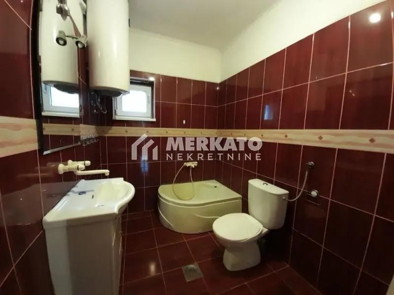 Prodaja, kuća, 242m², Gradnulica, Zrenjanin