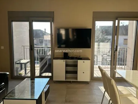 Rent, one bedroom apartment, 58m², Centar, Tivat - image 9