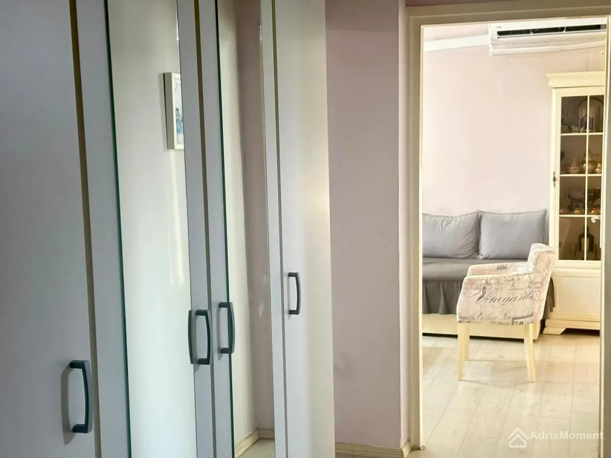 Prodaja, dvosoban stan, 67m², Centar, Tivat