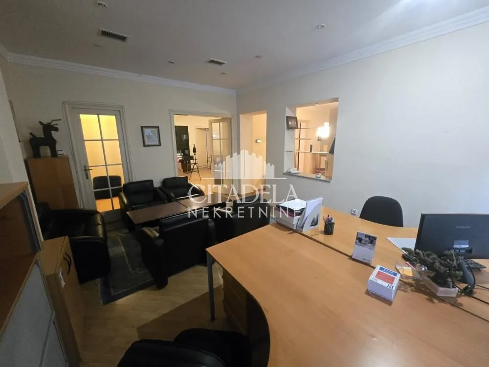 Rent, four bedroom apartment, 100m², Stari Grad, Beograd