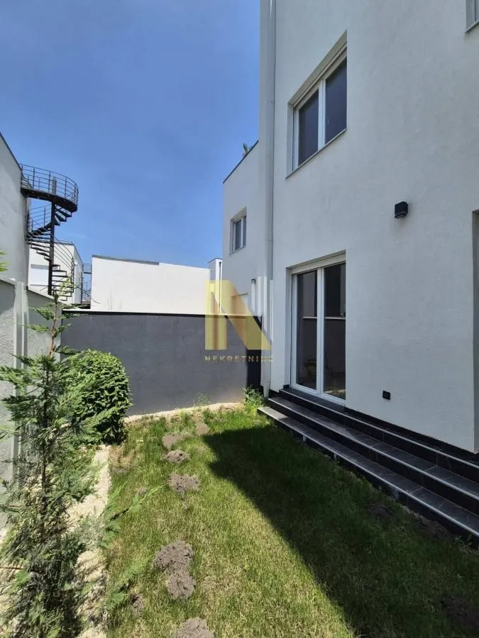 Prodaja, stan, 148m², Vidovdansko naselje, Novi Sad Sve Podlokacije