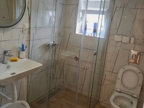 Izdavanje, dvosoban stan, 100m², Preko Morače, Podgorica - image 8