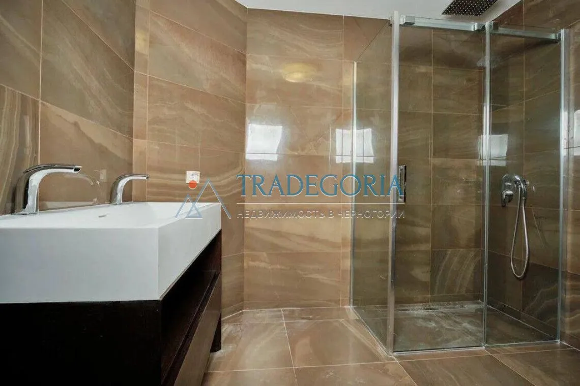Prodaja, trosoban stan, 350m², Rafailovići, Budva