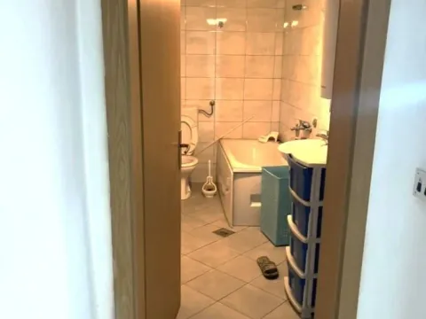 Prodaja, jednosoban stan, 45m², Momišići, Podgorica - image 8