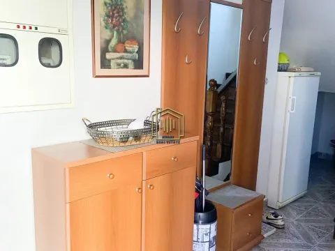 Izdavanje, kuća, 120m², Zagorič, Podgorica - image 11