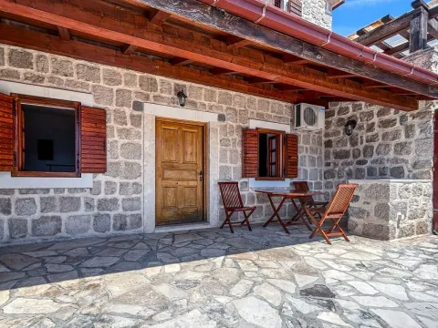 Prodaja, dvosoban stan, 87m², Perast, Kotor - image 13