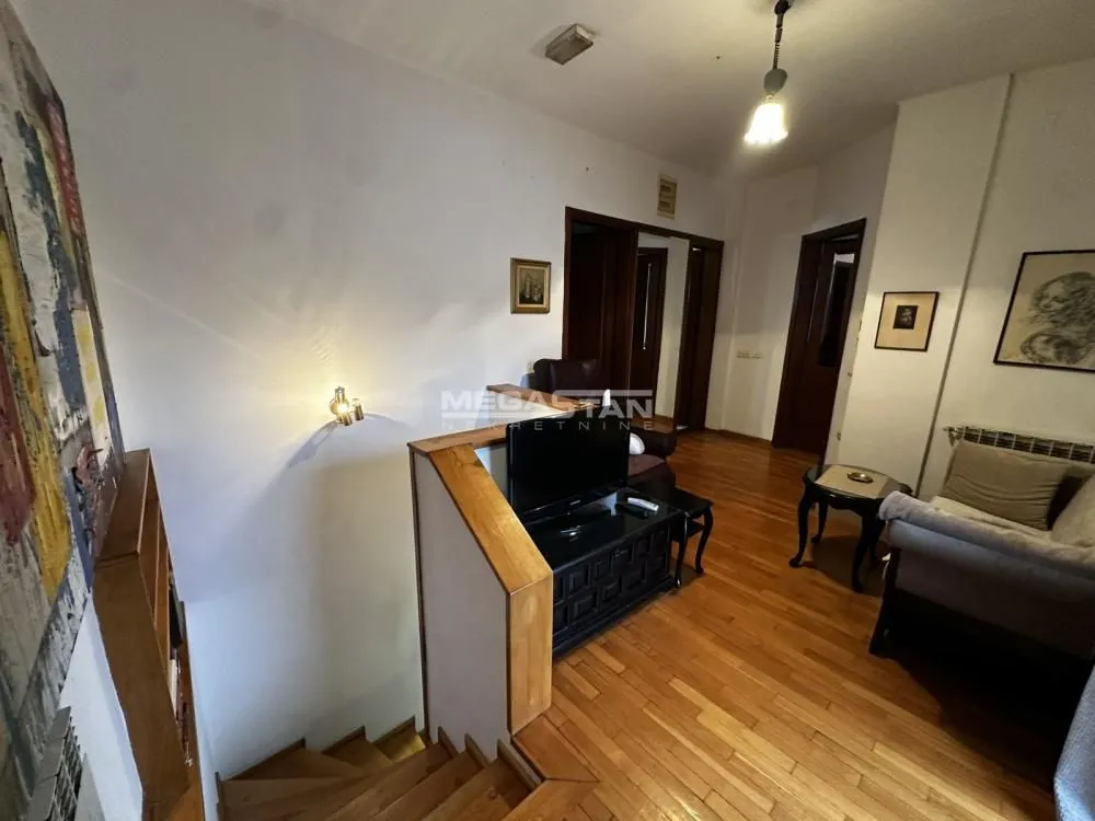 Sale, apartment, 109m², Stari Grad, Beograd