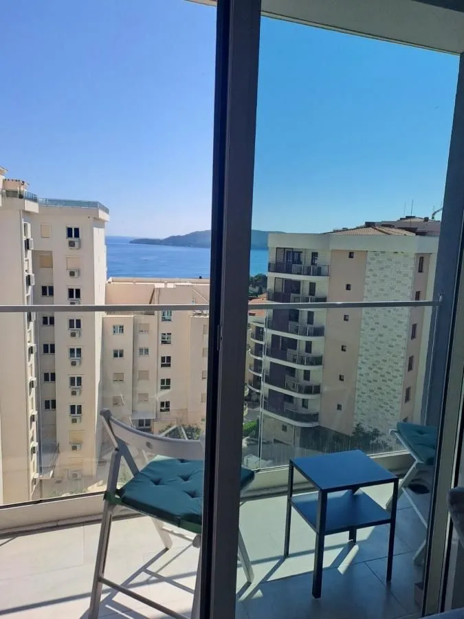 Izdavanje, stan, 39m², Bečići, Budva