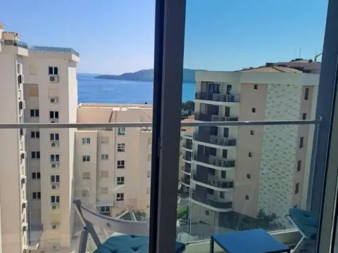Izdavanje, stan, 39m², Bečići, Budva