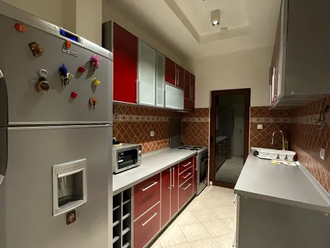 Izdavanje, trosoban stan, 130m², Centar, Tivat - image 20