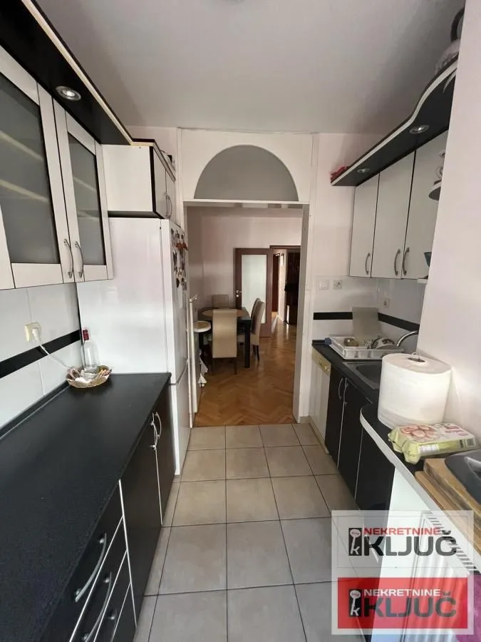 Prodaja, trosoban stan, 73m², Rotkvarija, Novi Sad Sve Podlokacije
