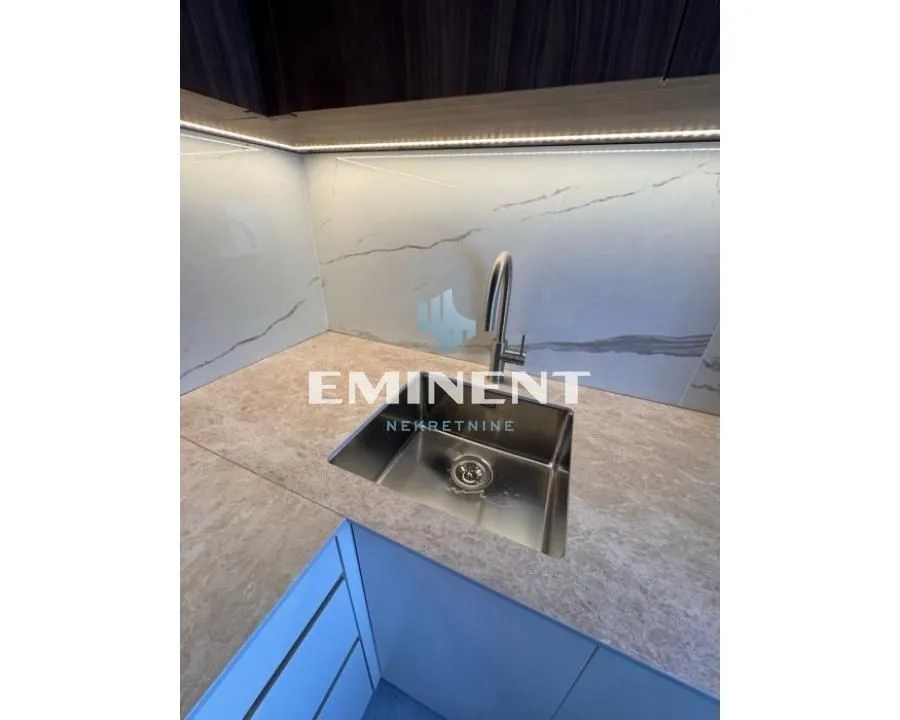 Rent, three bedroom apartment, 65m², Čubura, Beograd