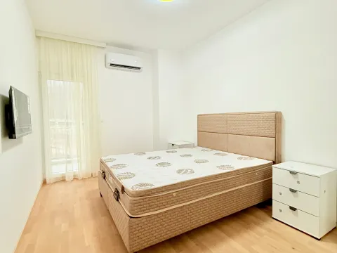 Izdavanje, dvosoban stan, 80m², Vezirov Most, Podgorica - image 8