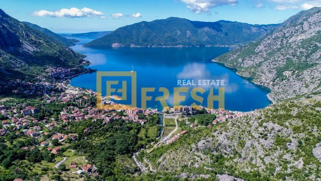 Prodaja, plac, 3911m², Kotor, Crna Gora