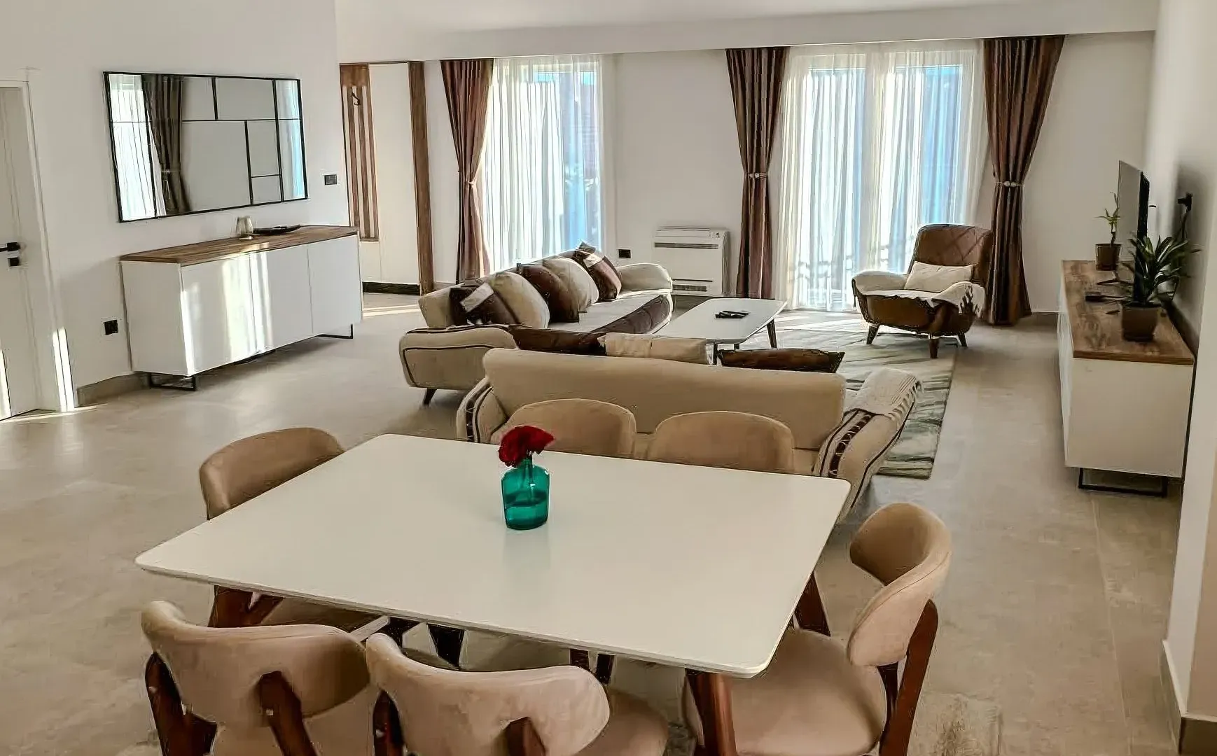 Izdavanje, dvosoban stan, 102m², Seljanovo, Tivat