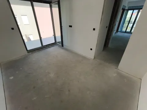 Prodaja, jednosoban stan, 64m², Blok 9, Podgorica - image 11