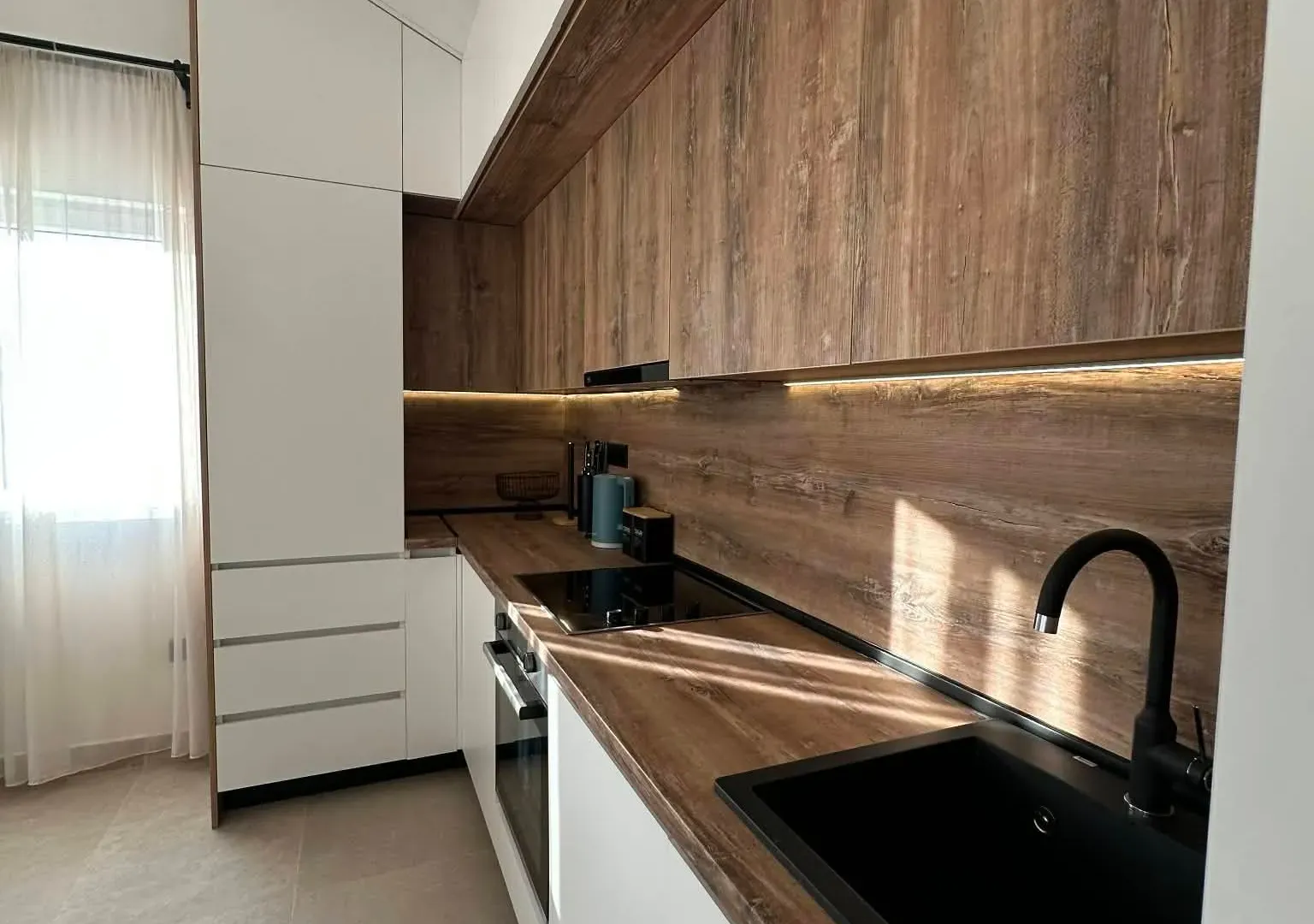 Izdavanje, dvosoban stan, 90m², Seljanovo, Tivat