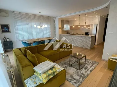 Izdavanje, trosoban stan, 105m², Adamovićevo Naselje, Novi Sad Sve Podlokacije - image 2
