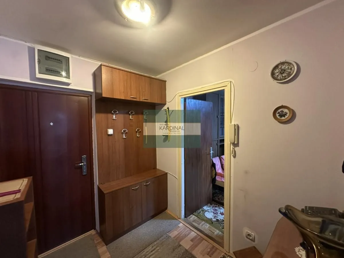 Prodaja, dvosoban stan, 53m², Aerodrom, Kragujevac