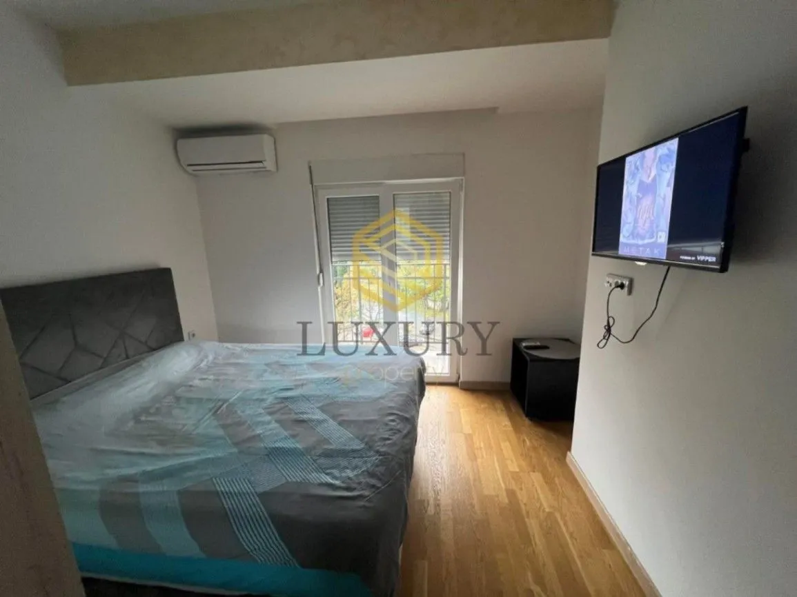 Izdavanje, jednosoban stan, 54m², Centar, Podgorica