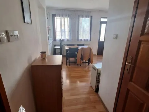 Prodaja, dvosoban stan, 49m², Zemun Centar, Zemun Sve Podlokacije - image 2