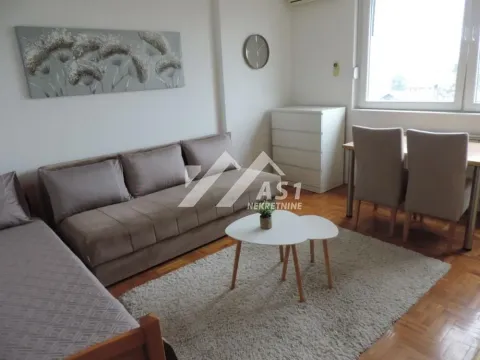 Izdavanje, stan, 28m², Bulevar Evrope, Novi Sad Sve Podlokacije - image 4