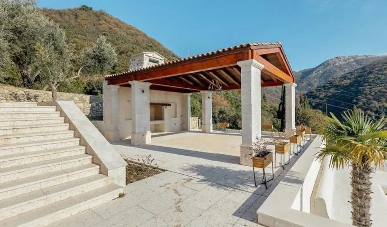 Prodaja, kuća, 1400m², Donja Lastva, Tivat