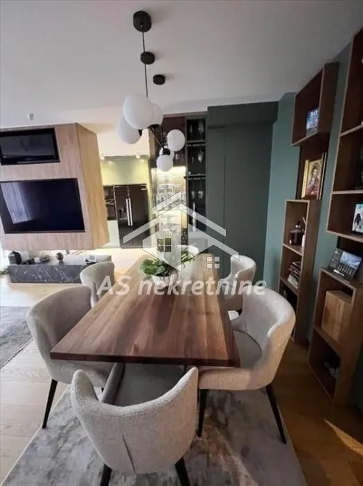 Rent, three bedroom apartment, 85m², Vračar Sve Podlokacije, Beograd