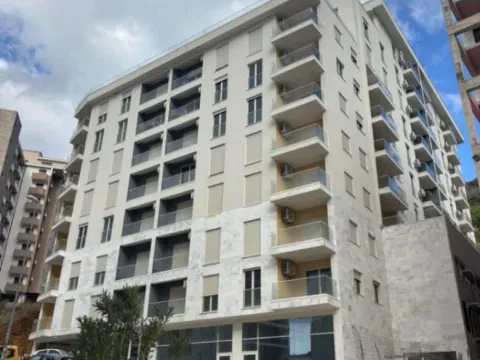 Izdavanje, garsonjera, 32m², Bečići, Budva - image 2