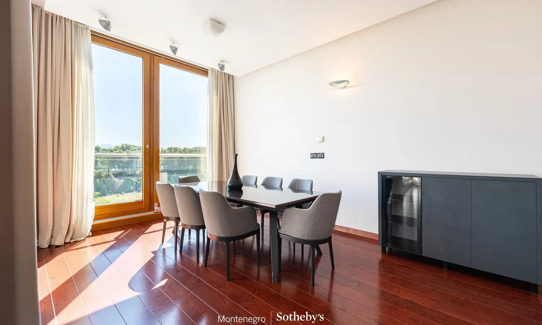 Prodaja, trosoban stan, 203m², Kod Capital Plaze, Podgorica