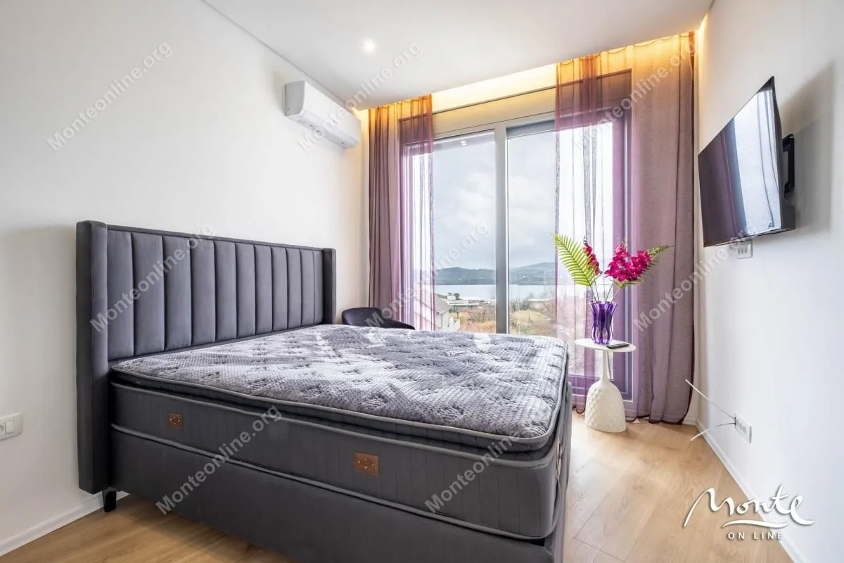 Prodaja, dvosoban stan, 76m², Tivat, Crna Gora