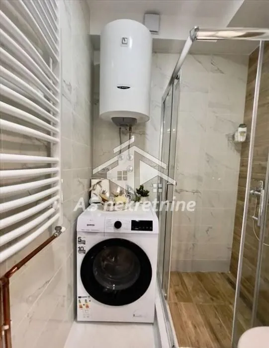 Izdavanje, dvosoban stan, 42m², Vračar Sve Podlokacije, Beograd