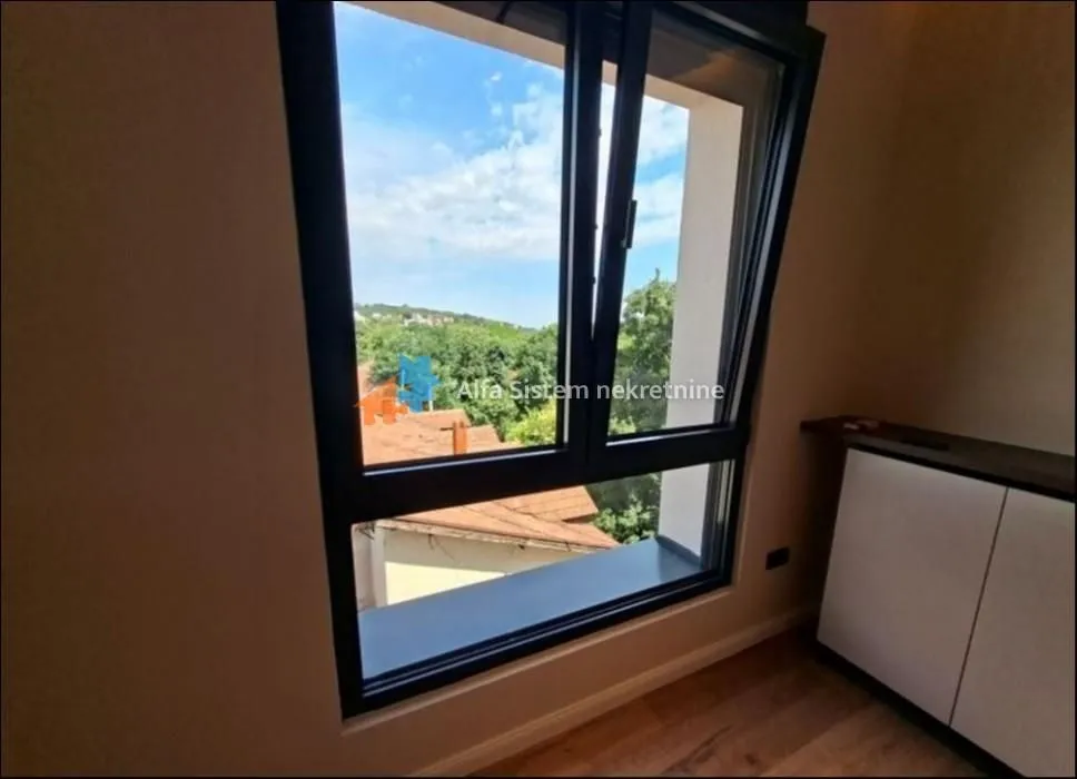 Izdavanje, trosoban stan, 82m², Zeleno Brdo, Zvezdara Sve Podlokacije
