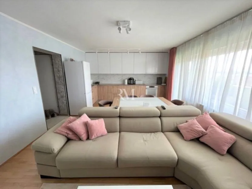 Prodaja, dvosoban stan, 61m², Centar, Tivat