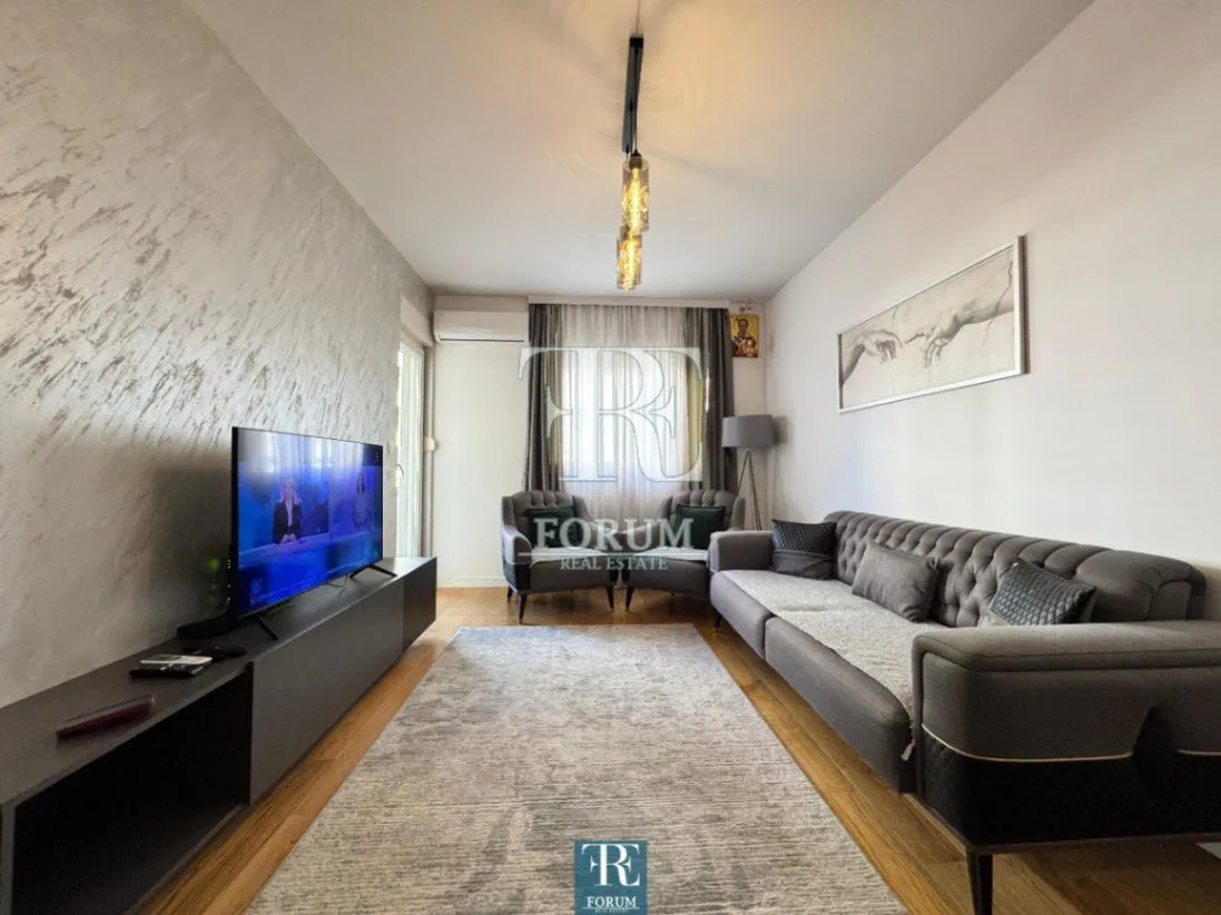 Izdavanje, jednosoban stan, 50m², Central Point, Podgorica