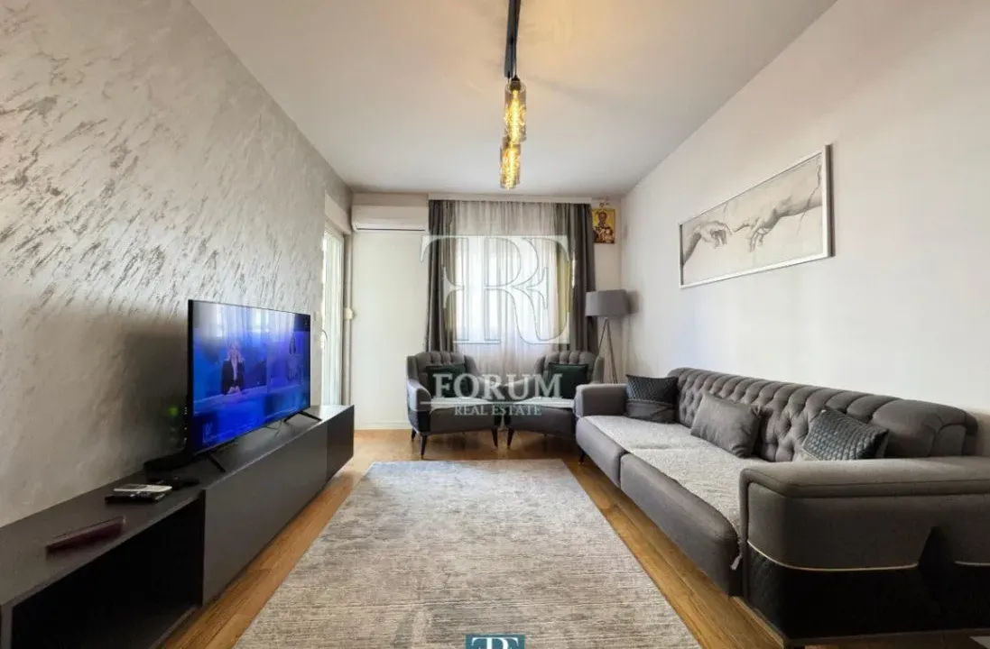 Izdavanje, jednosoban stan, 50m², Central Point, Podgorica