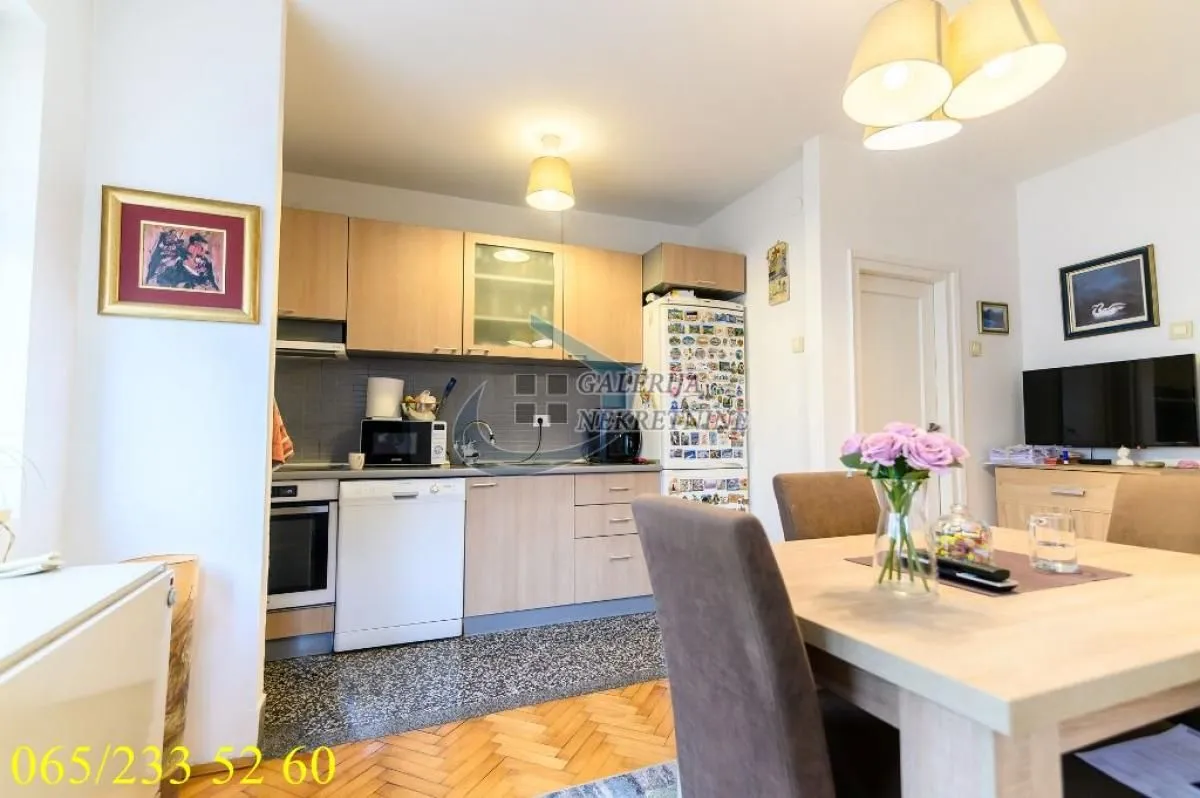 Prodaja, dvosoban stan, 61m², Slavujev Venac, Zvezdara Sve Podlokacije