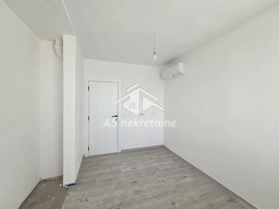 Rent, four bedroom apartment, 76m², Stari Grad, Beograd